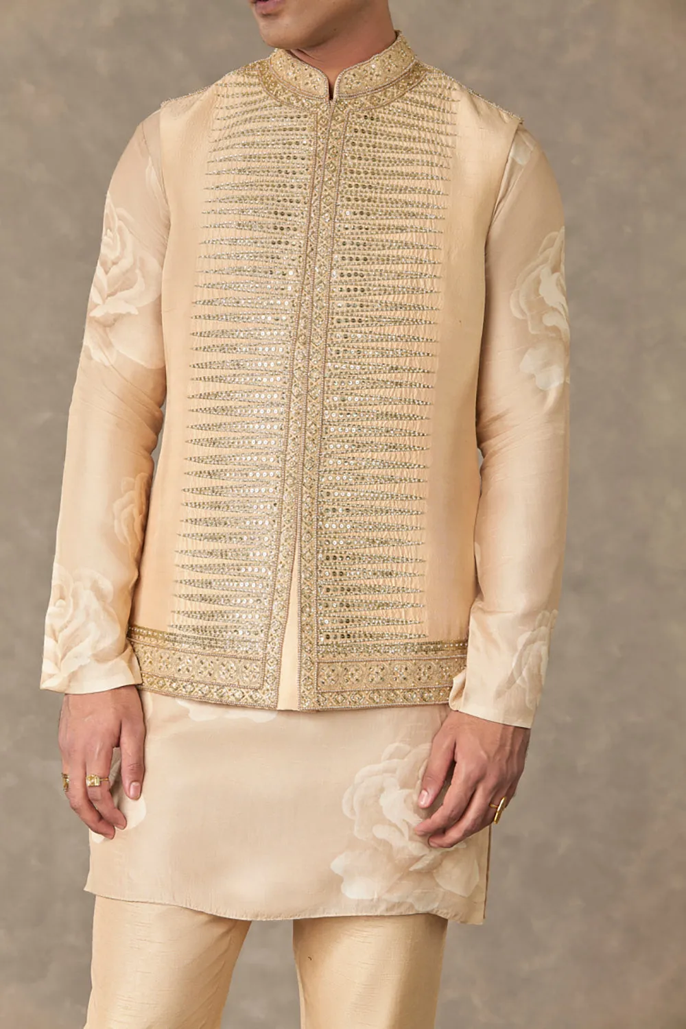 Beige Trikone Bundi Set