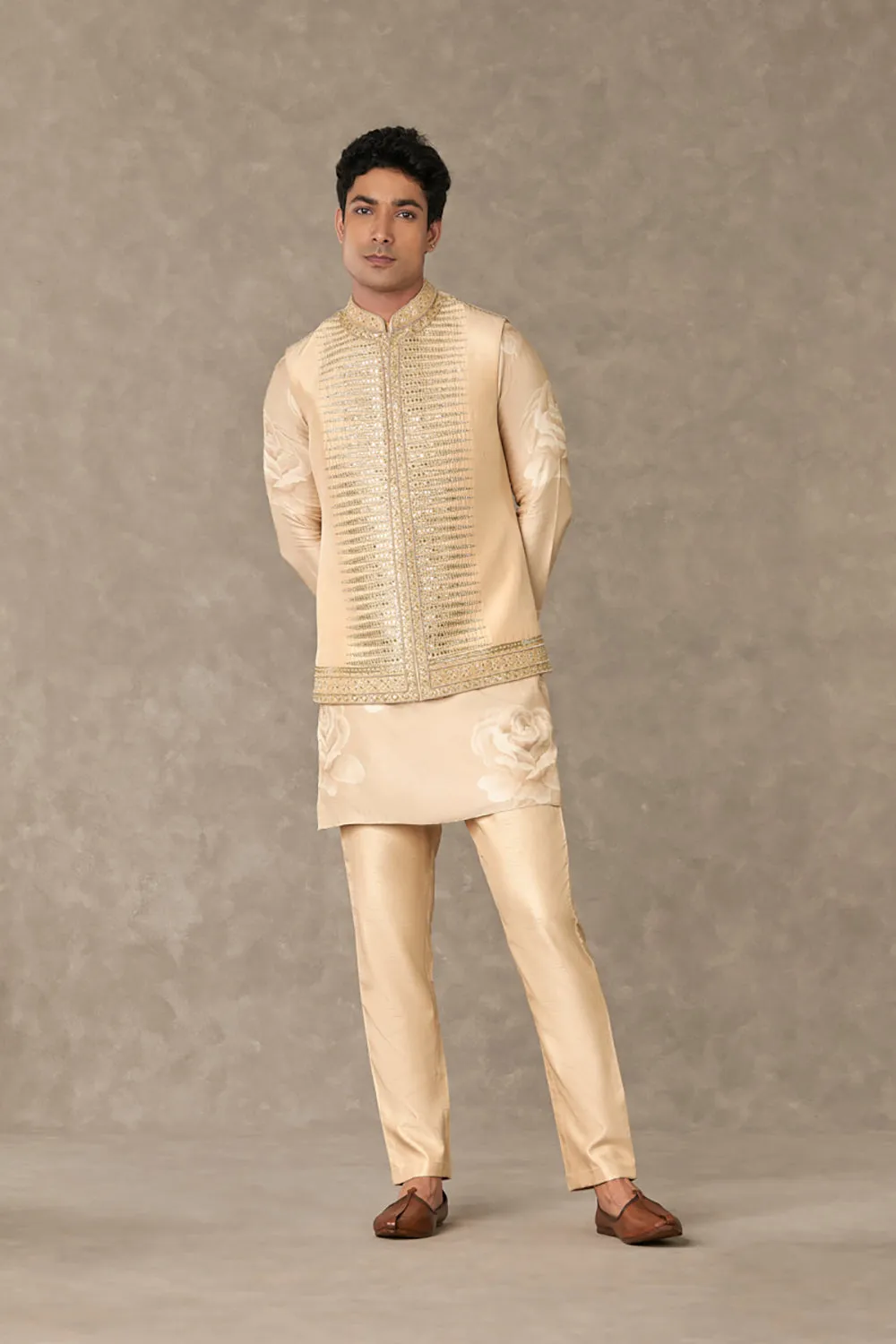 Beige Trikone Bundi Set
