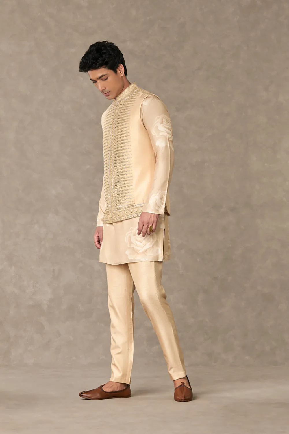 Beige Trikone Bundi Set