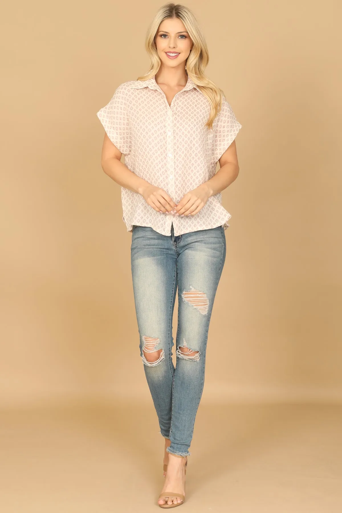 COLLARED SHORT SLEEVE BUTTON DETAIL PRINTED TOP