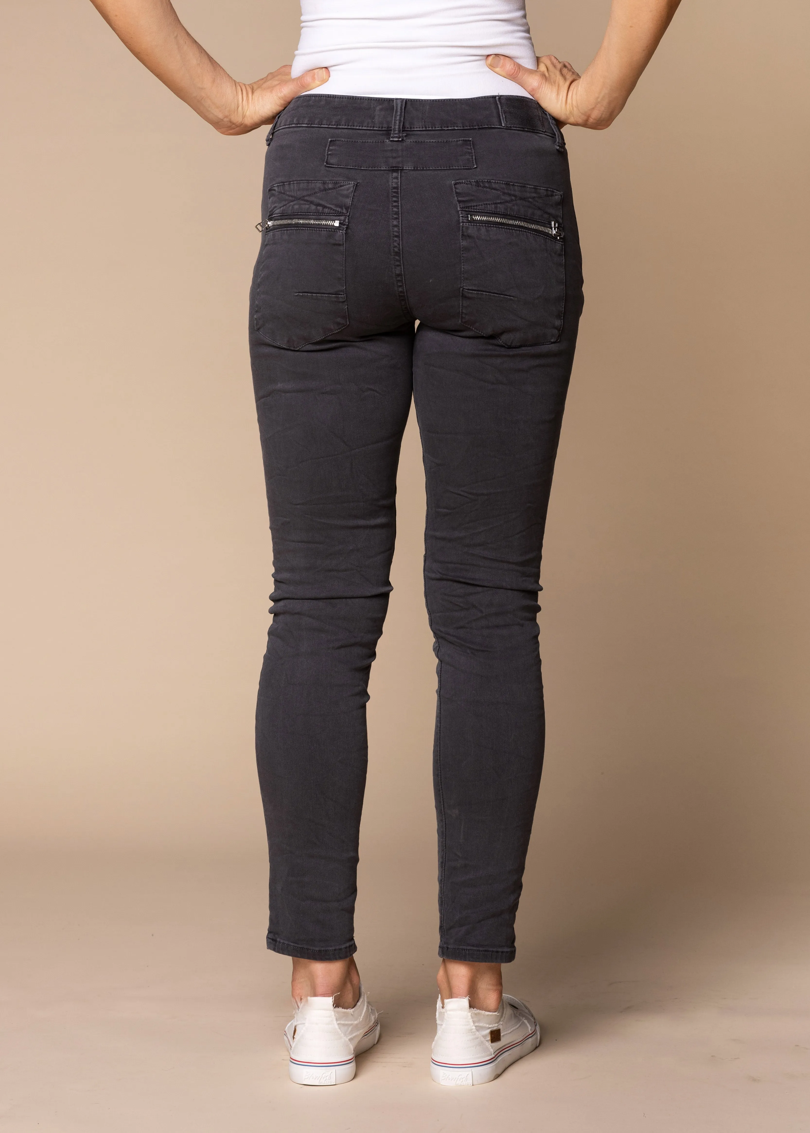 Nessie Pants in Granite