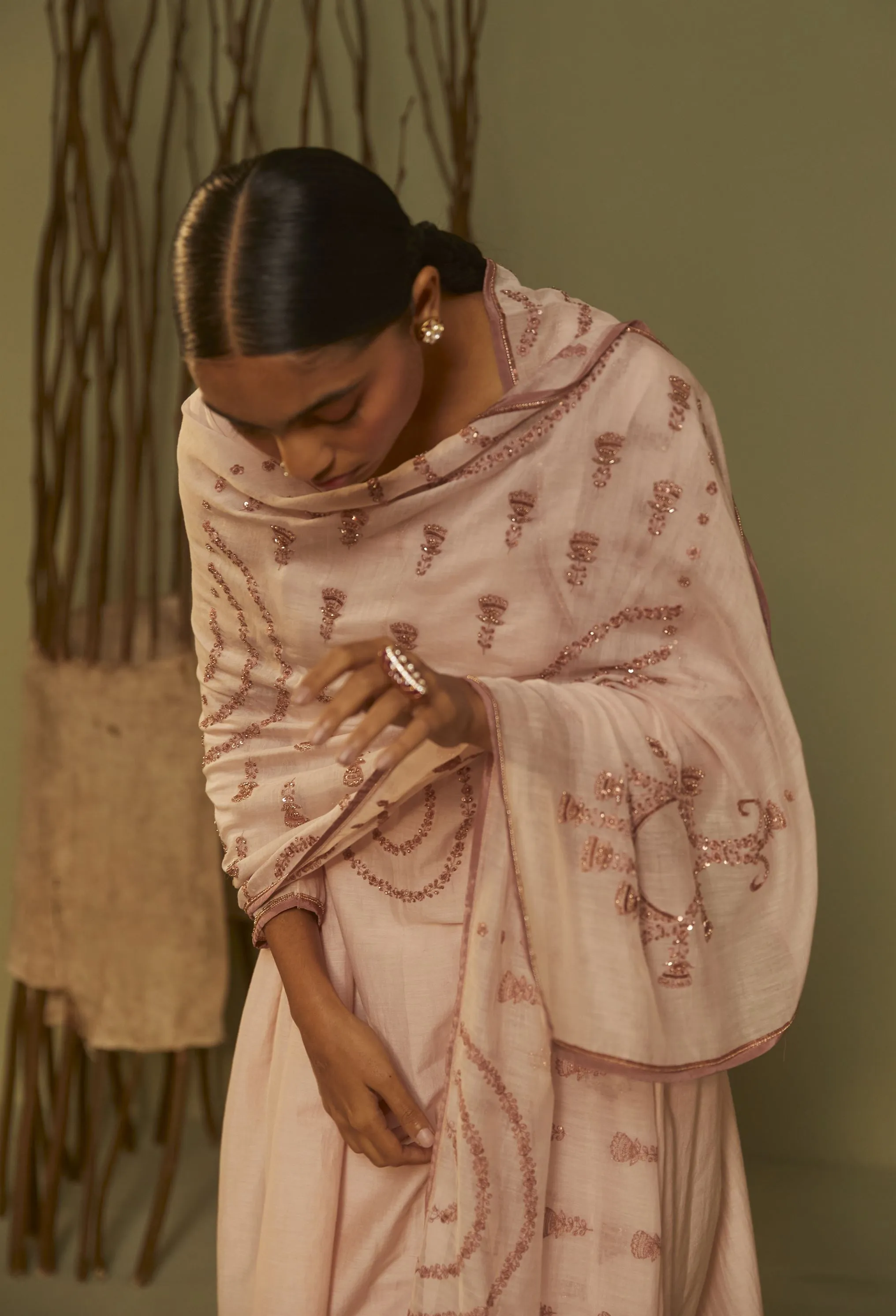 Sarang Kaur Bloor Pink Jhoomar Stole Chanderi silk Jhoomar SK01205
