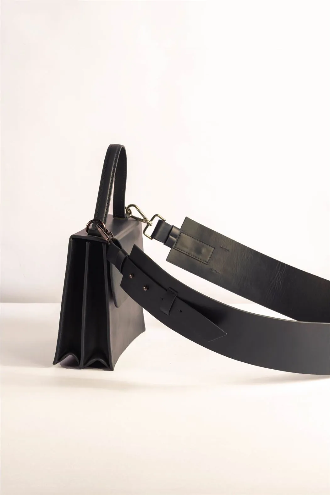 Tanned   I   Carrie Bag      Black  TO/CB-BLK  I Leather Bag