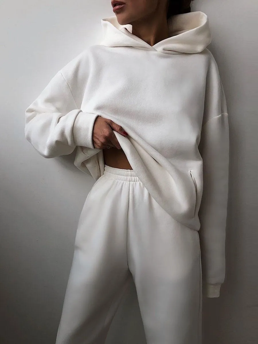 Trendy & Comfy Fleece Pullover Hoodie and Pants Set