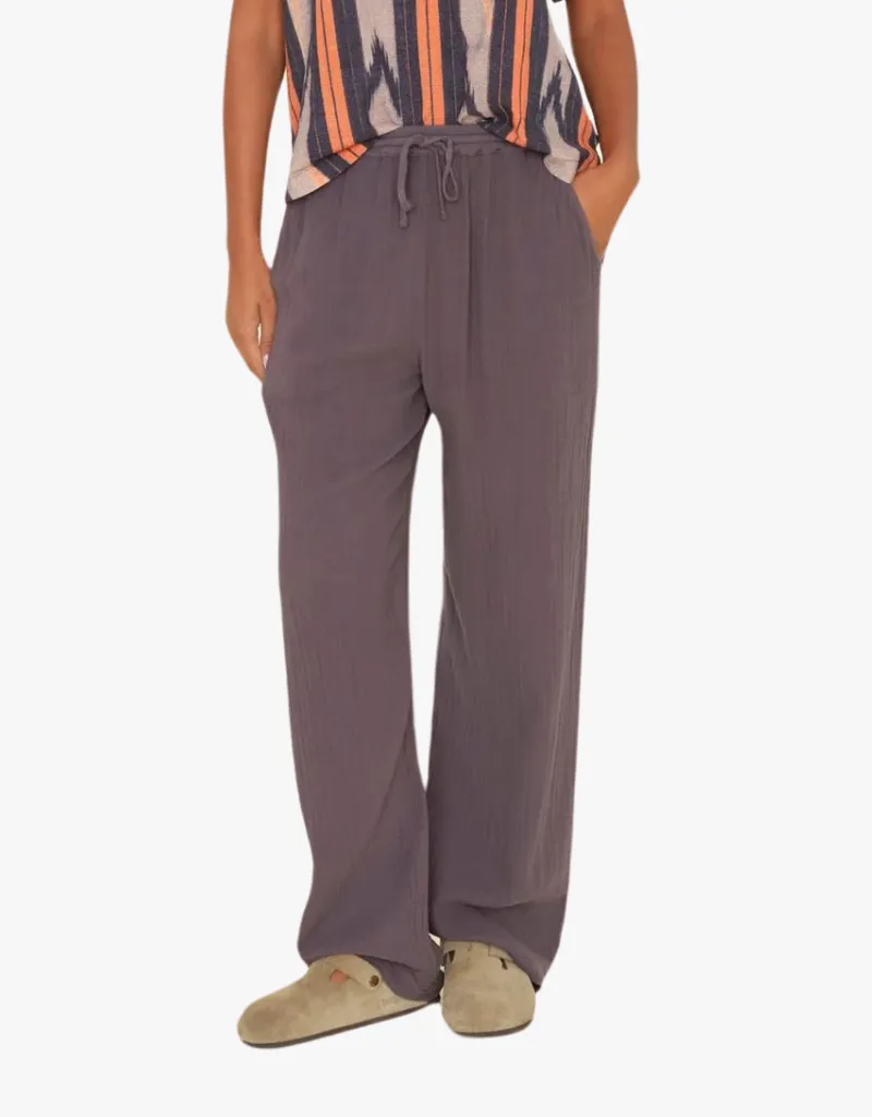 Xirena Dylan Pants in Charcoal